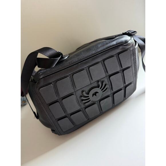 $200 Itzy Ritzy Diaper Backpack - Black White - Picture 11 of 11